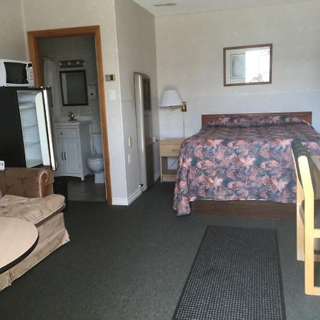 Winkys Motel Estevan 外观 照片