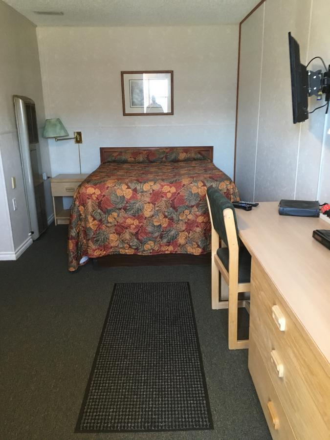 Winkys Motel Estevan 外观 照片