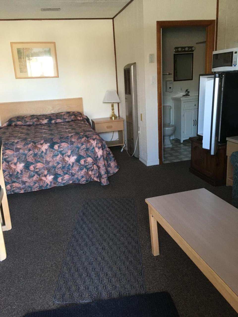 Winkys Motel Estevan 外观 照片